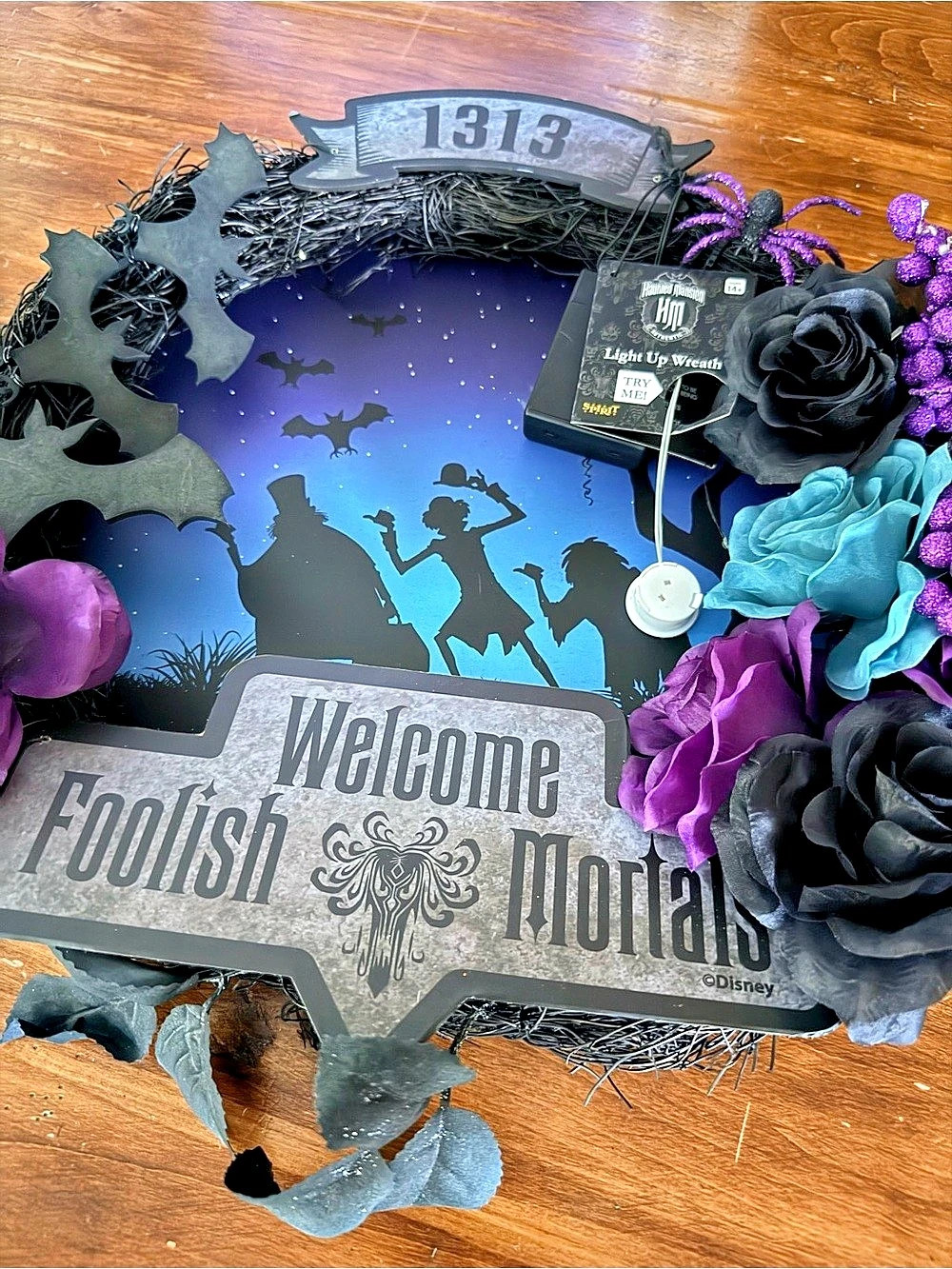 NWT Disney The Haunted Mansion Light-Up Welcome Foolish Mortals Wreath